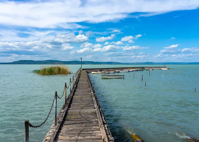 In 38010 Balatonboglár